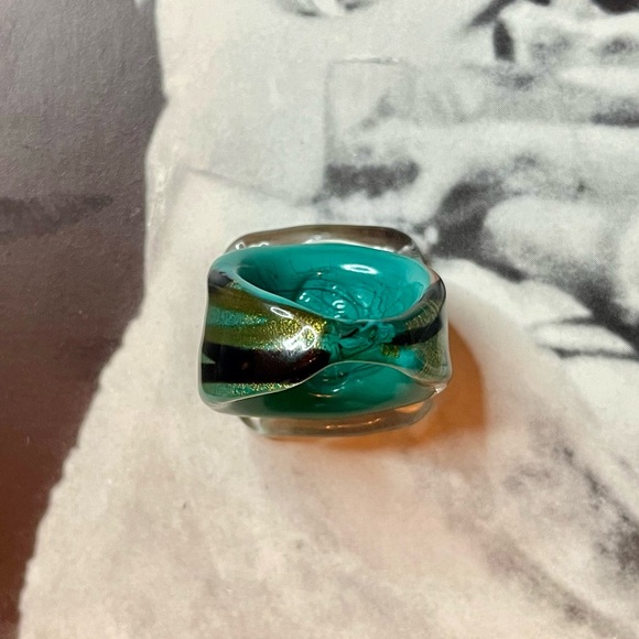 Unique Vintage Turquoise, Black and Gold Glitter Murano Glass Ring Size 7 - Picture 9 of 12